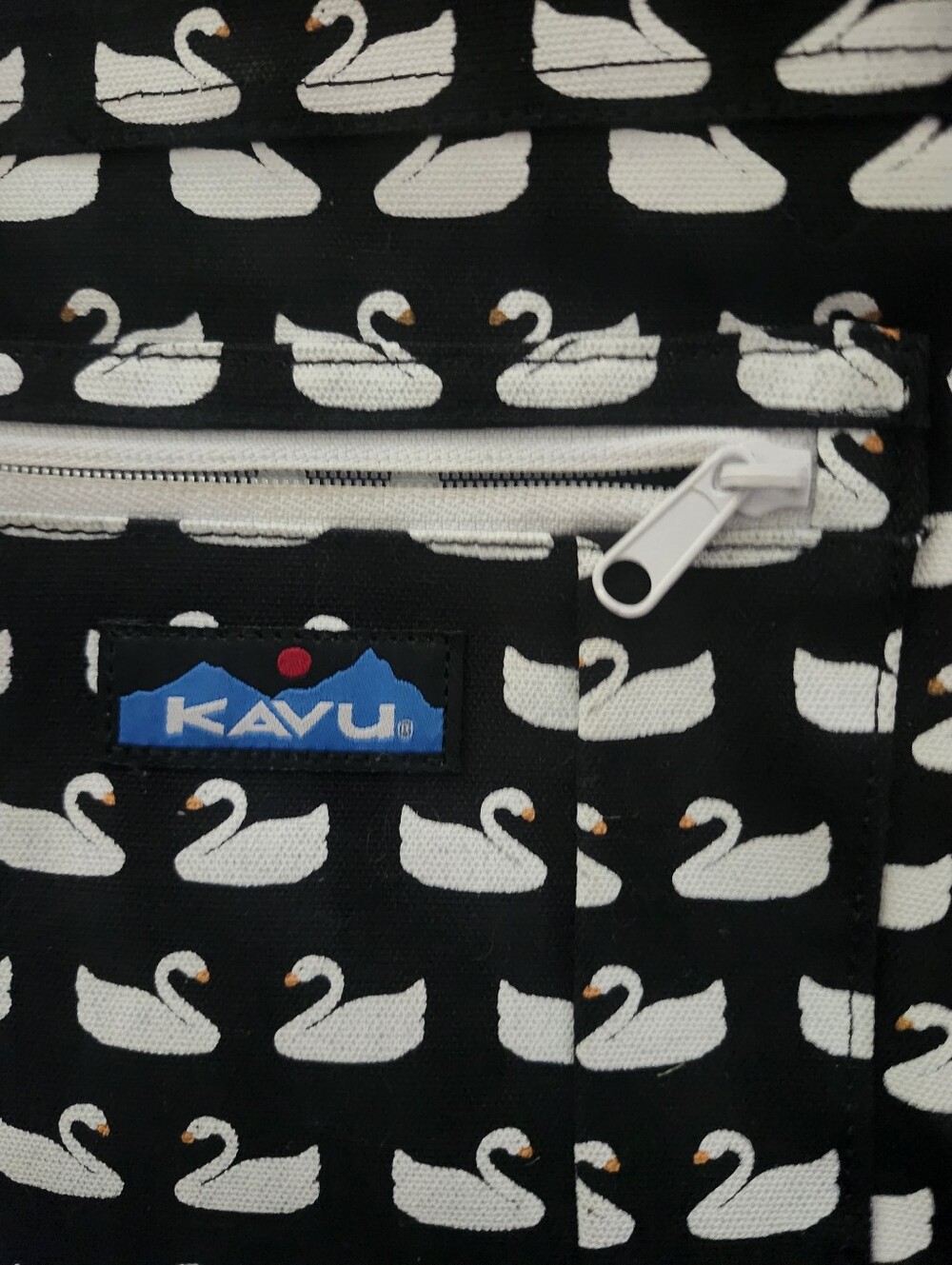 Kavu Black & White Swan Pattern Crossbody - Picture 2 of 5